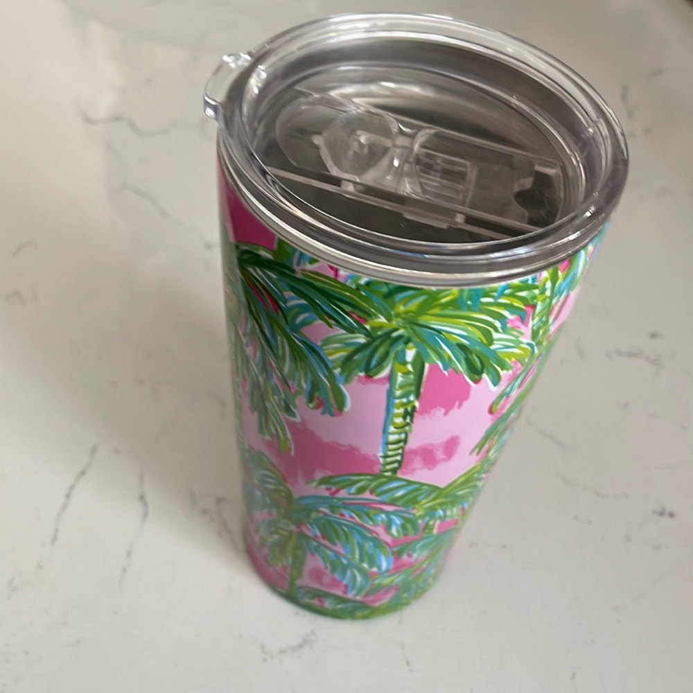 Lilly Pulitzer 20 Oz Insulated Tumbler with lid.